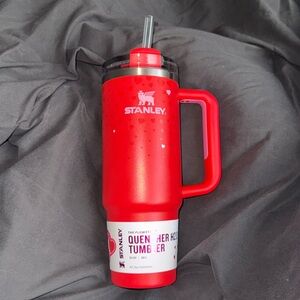 ‼️**Stanley Valentine’s Ruby Hearts 30oz Quencher H2.0 Tumbler**‼️